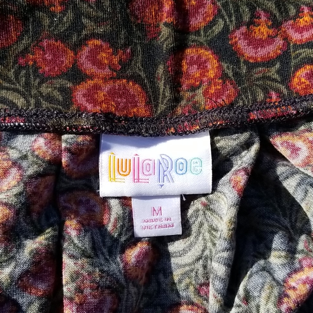 Lularoe Madison Skirt with pockets Medium - Picture 2 of 4